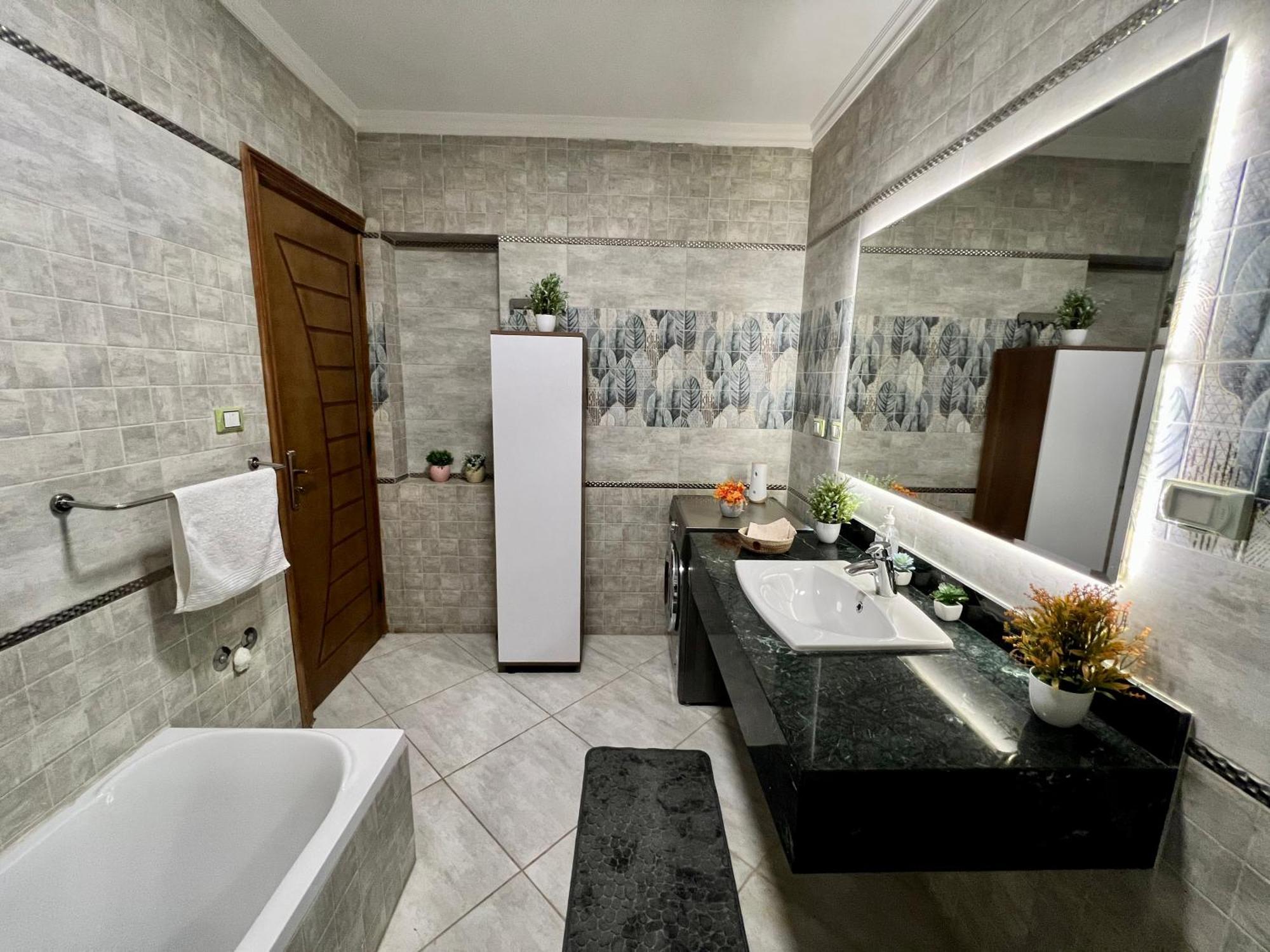 Apartment Modern 2br In Maadi *